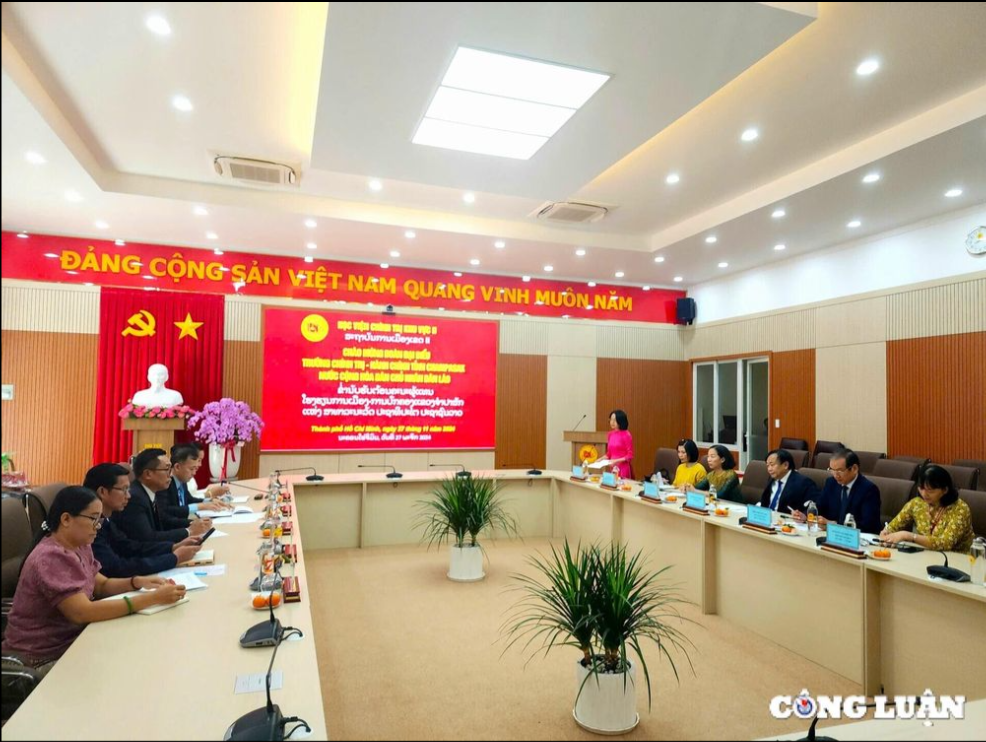 ສະຖາບັນການເມືອງເຂດ II ຕ້ອນຮັບ ແລະ ເຮັດວຽກກັບຄະນະຜູ້ແທນໂຮງຮຽນການເມືອງ - ການປົກຄອງ ແຂວງ ຈໍາປາສັກ, ລາວ ສະຖາບັນການເມືອງເຂດ II ຕ້ອນຮັບ ແລະ ເຮັດວຽກກັບຄະນະຜູ້ແທນໂຮງຮຽນການເມືອງ - ການປົກຄອງ ແຂວງ ຈໍາປາສັກ, ລາວ