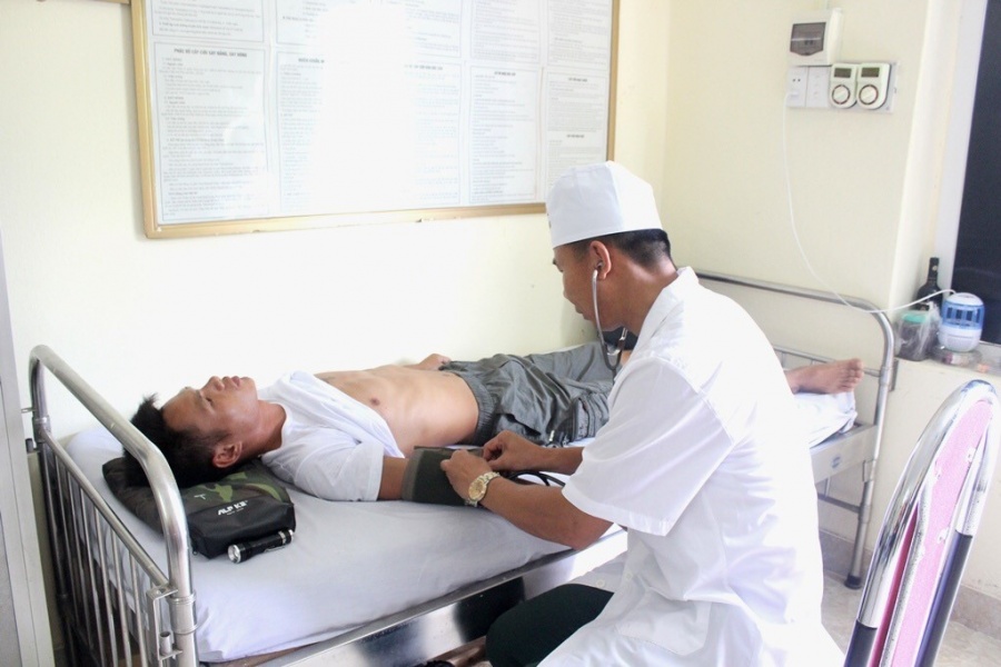 Bàn giao ngư dân Trung Quốc bị nạn trên biển Việt Nam ban giao ngu dan trung quoc bi nan tren bien viet nam