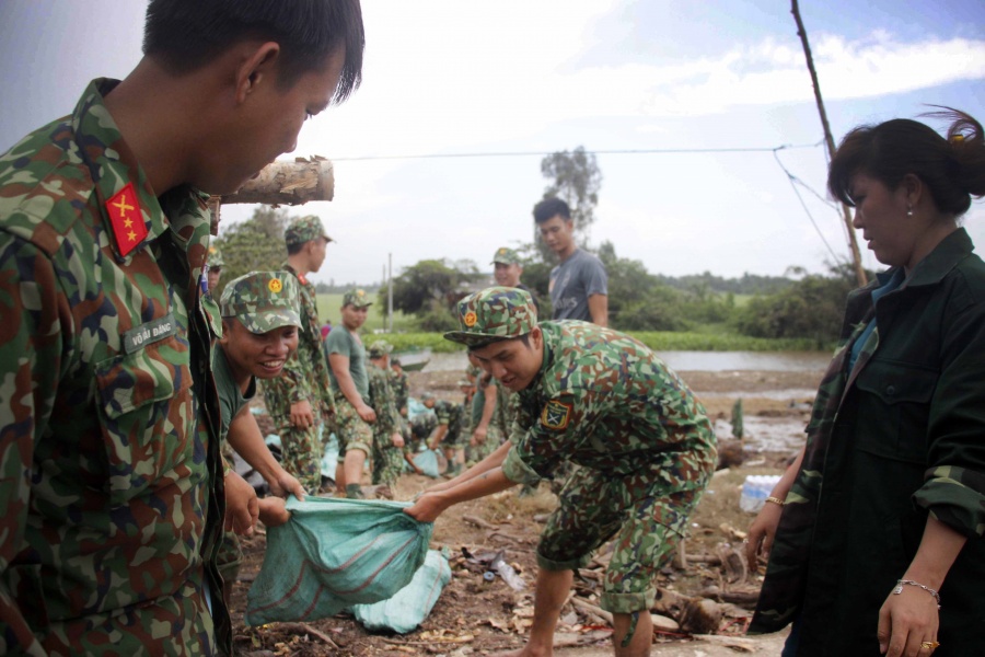 Cà Mau: Triều cường gây sạt lở nghiêm trọng toàn tuyến đê biển Tây ca mau trieu cuong gay sat lo nghiem trong toan tuyen de bien tay