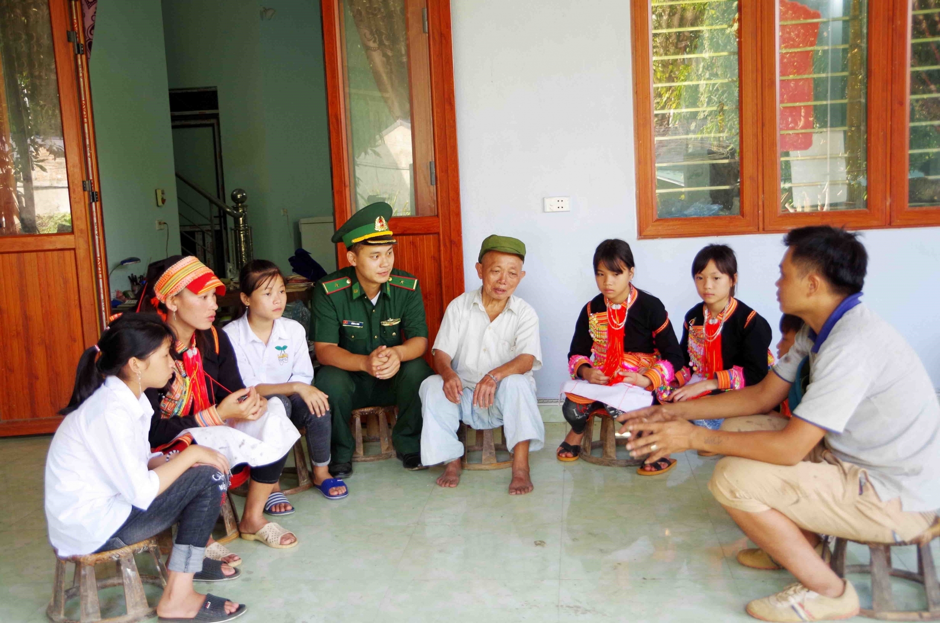 Thắm tình quân dân gìn giữ an ninh biên giới tham tinh quan dan gin giu an ninh bien gioi