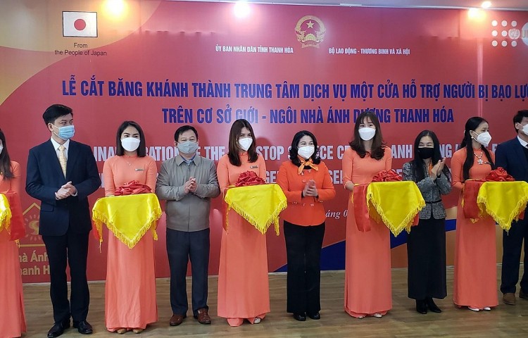 Khánh thành Ngôi nhà Ánh Dương tại Thanh Hoá. (Ảnh: PV/Vietnam+) Khánh thành Ngôi nhà Ánh Dương tại Thanh Hoá. (Ảnh: PV/Vietnam+)