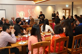 Hội sinh viên Việt Nam tại thành phố Oxford đón Tết cổ truyền
