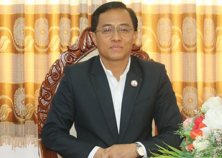 Đồng chí Lếch-lay Sỉ-vi-lay - Bí thư, Tỉnh trưởng tỉnh Sê Kông. Ảnh: H.TRƯỞNG Đồng chí Lếch-lay Sỉ-vi-lay - Bí thư, Tỉnh trưởng tỉnh Sê Kông. Ảnh: H.TRƯỞNG