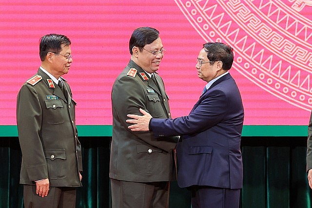 Thủ tướng Phạm Minh Chính: ‘Đi từng ngõ, gõ từng nhà, rà từng người để không ai thiếu Tết’ Thủ tướng Phạm Minh Chính: ‘Đi từng ngõ, gõ từng nhà, rà từng người để không ai thiếu Tết’