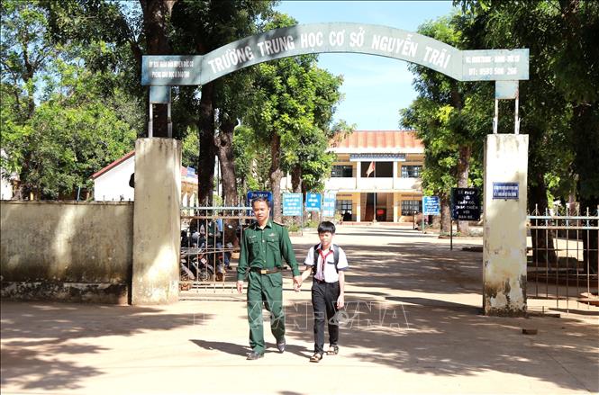 Mái ấm Biên phòng - chắp cánh ước mơ xanh Chú thích ảnh