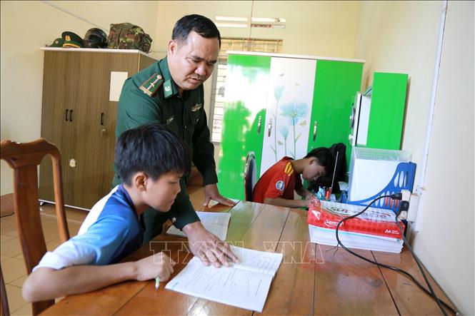 Mái ấm Biên phòng - chắp cánh ước mơ xanh Chú thích ảnh
