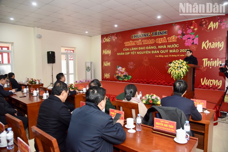 Quan tâm, chăm lo Tết cho lực lượng vũ trang, nhân dân tỉnh Cao Bằng Quan tâm, chăm lo Tết cho lực lượng vũ trang, nhân dân tỉnh Cao Bằng ảnh 3