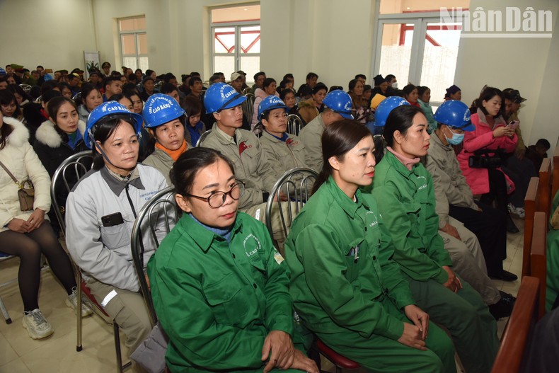 Quan tâm, chăm lo Tết cho lực lượng vũ trang, nhân dân tỉnh Cao Bằng Quan tâm, chăm lo Tết cho lực lượng vũ trang, nhân dân tỉnh Cao Bằng ảnh 4