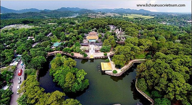 Hình ảnh nhìn Lăng Tự Đức từ trên cao xuống (Ảnh: ST) Hình ảnh nhìn Lăng Tự Đức từ trên cao xuống (Ảnh: ST)