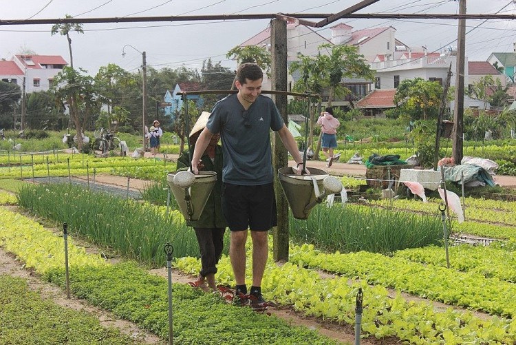 Cốt lõi của “Du lịch xanh” là sản phẩm du lịch xanh. Cốt lõi của “Du lịch xanh” là sản phẩm du lịch xanh.