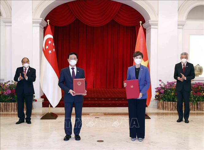Quan hệ Đối tác chiến lược Việt Nam - Singapore phát triển ngày càng thực chất Chú thích ảnh