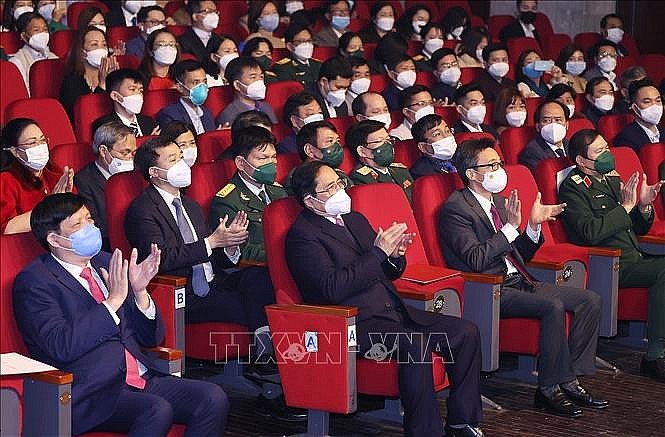 Thủ tướng Phạm Minh Chính và các đại biểu tham dự Chương trình nghệ thuật Thủ tướng Phạm Minh Chính: Mỗi người Việt Nam đều muốn nói lời tri ân với thầy thuốc