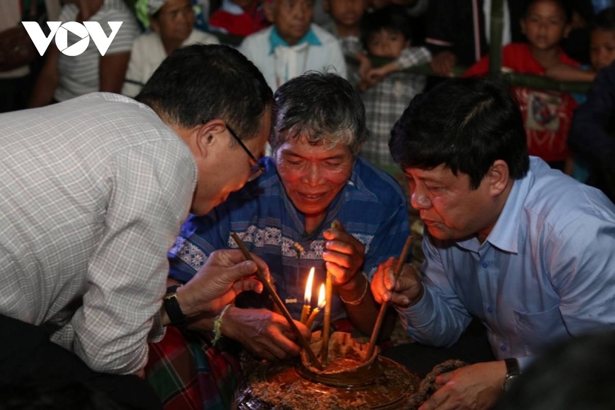 hội Đập trống của người ma coong- đêm giao duyên giữa đại ngàn trường sơn hình ảnh 2 hoi Dap trong cua nguoi ma coong- dem giao duyen giua dai ngan truong son hinh anh 2