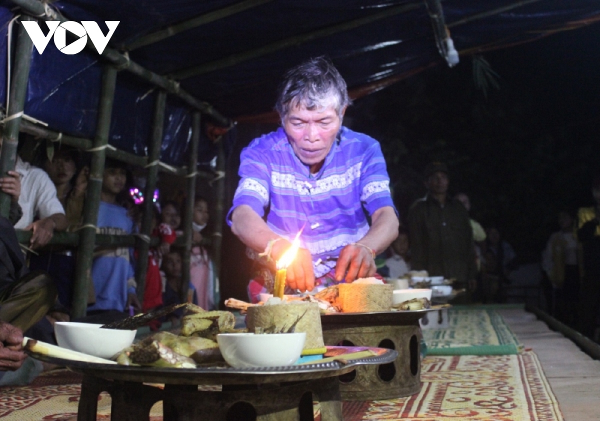 hội Đập trống của người ma coong- đêm giao duyên giữa đại ngàn trường sơn hình ảnh 1 hoi Dap trong cua nguoi ma coong- dem giao duyen giua dai ngan truong son hinh anh 1