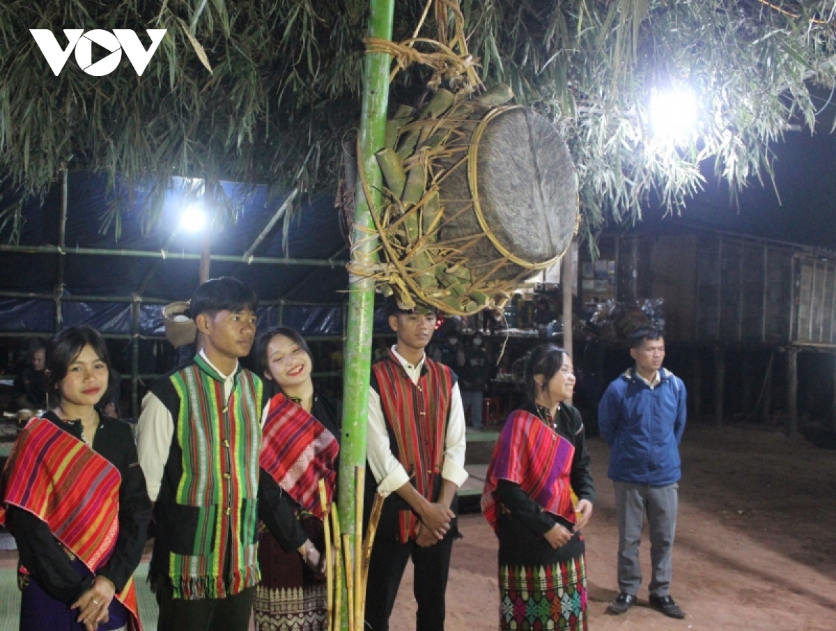 hội Đập trống của người ma coong- đêm giao duyên giữa đại ngàn trường sơn hình ảnh 5 hoi Dap trong cua nguoi ma coong- dem giao duyen giua dai ngan truong son hinh anh 5