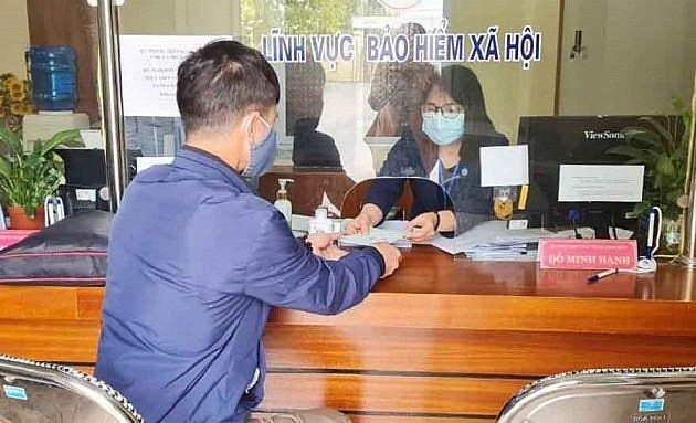 Phấn đấu đến năm 2030 đạt 60% lực lượng lao động tham gia bảo hiểm xã hội. Phấn đấu đến năm 2030 đạt 60% lực lượng lao động tham gia bảo hiểm xã hội.