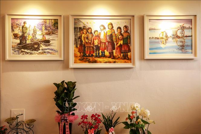 Ấn tượng triển lãm tranh về đất nước và con người Việt Nam của thầy giáo Hàn Quốc Chú thích ảnh