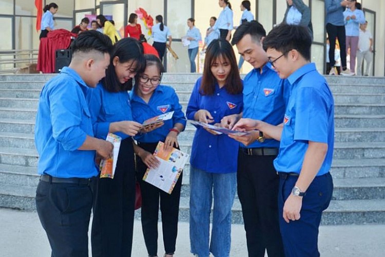 Việt Nam xếp vị trí đầu thế giới về bình đẳng giới ở gia đình và trong công việc. Việt Nam xếp vị trí đầu thế giới về bình đẳng giới ở gia đình và trong công việc.
