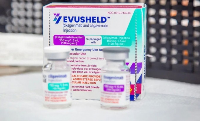 Kháng thể đơn dòng Evusheld của AstraZeneca. Kháng thể đơn dòng Evusheld của AstraZeneca.