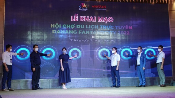Nghi lễ khai mạc hội chợ du lịch trực tuyến Danang FantastiCity 2022. Nghi lễ khai mạc hội chợ du lịch trực tuyến Danang FantastiCity 2022.