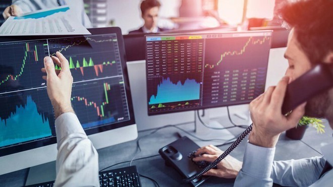 Các đối tượng chiếm đoạt tài khoản chứng khoán khách hàng thông qua các lỗ hổng bảo mật của công ty chứng khoán. Các đối tượng chiếm đoạt tài khoản chứng khoán khách hàng thông qua các lỗ hổng bảo mật của công ty chứng khoán.