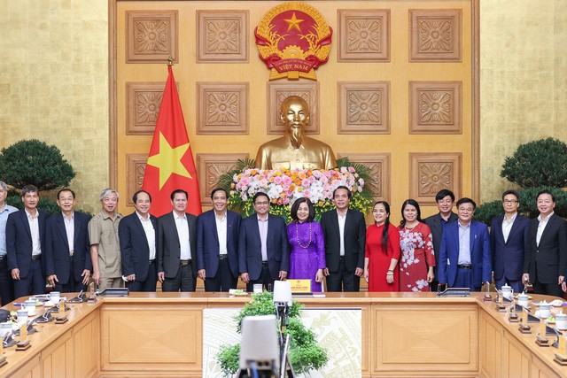 Bảo vệ, chăm sóc, giúp đỡ, phát huy cao nhất đóng góp của người cao tuổi Bảo vệ, chăm sóc, giúp đỡ, phát huy cao nhất đóng góp của người cao tuổi