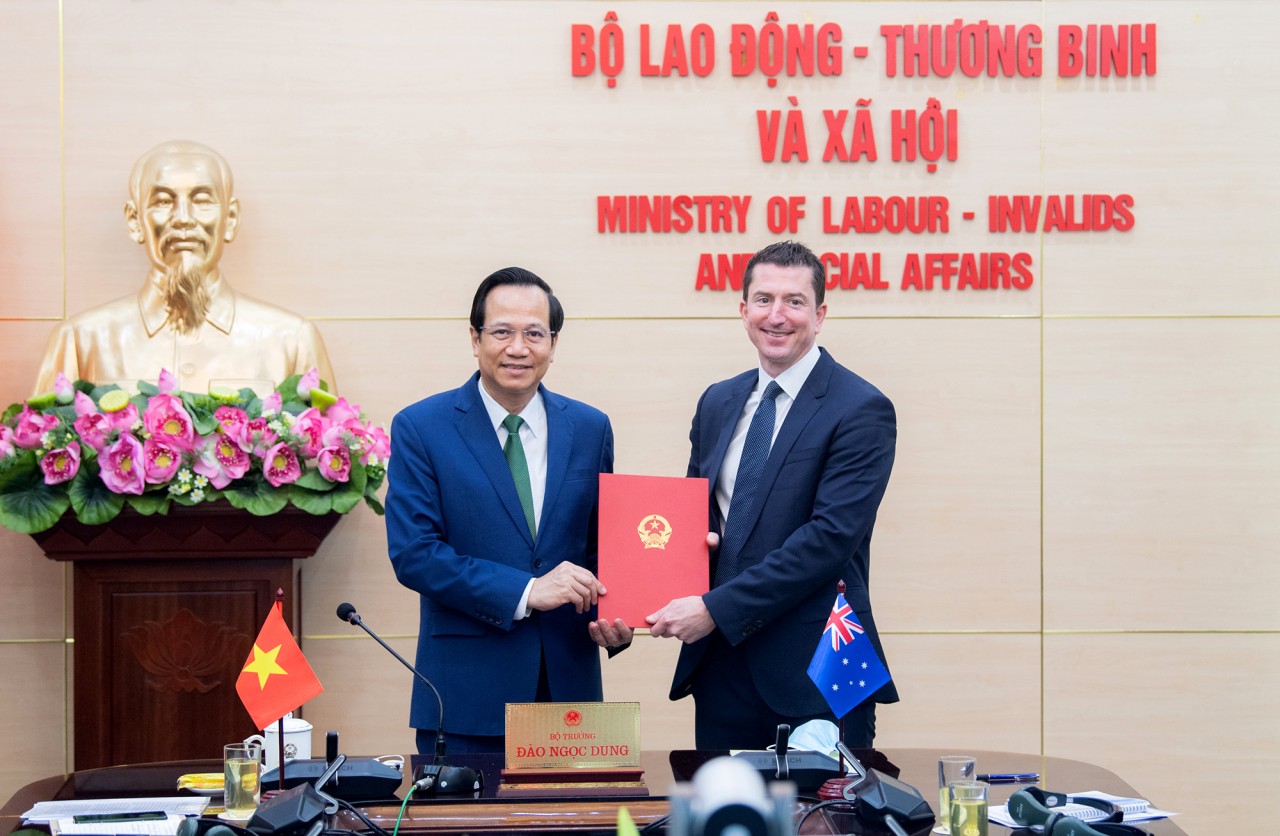 Australia ký kết hỗ trợ 1.000 lao động nông nghiệp Việt Nam mỗi năm Australia ký kết hỗ trợ 1.000 lao động nông nghiệp Việt Nam mỗi năm