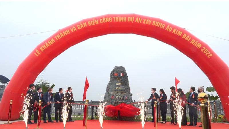 Đại biểu tham dự buổi lễ cắt băng khánh thành Dự án.