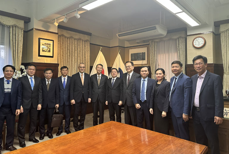 Giới thiệu tiềm năng, lợi thế của Phú Yên đến các đối tác Nhật Bản Giới thiệu tiềm năng, lợi thế của Phú Yên đến các đối tác Nhật Bản
