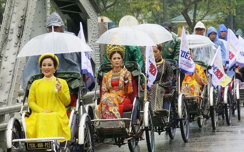 Bảo tồn, phát huy bản sắc văn hóa, con người xứ Huế Bảo tồn, phát huy bản sắc văn hóa, con người xứ Huế