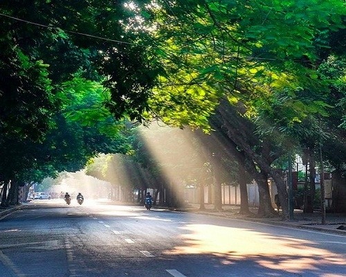Miền Bắc nhiệt độ tăng cao, trời nắng nóng. Miền Bắc nhiệt độ tăng cao, trời nắng nóng.