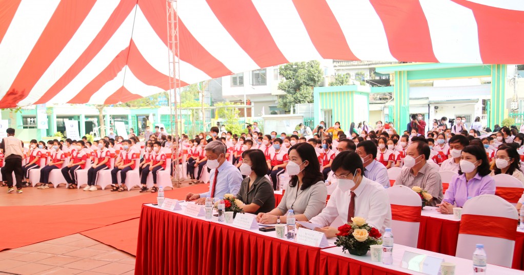 Các đại biểu tham dự buổi lễ phát động. (Ảnh: Báo Quảng Ninh) Các đại biểu tham dự buổi lễ phát động. (Ảnh: Báo Quảng Ninh)