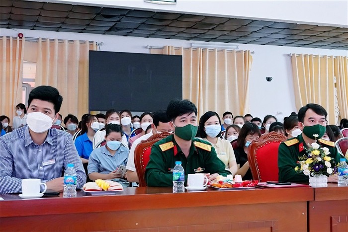 Đại biểu dự chương trình. Đại biểu dự chương trình.