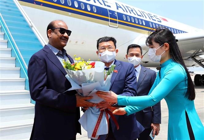 Chủ tịch Hạ viện Cộng hòa Ấn Độ đến Hà Nội, bắt đầu chuyến thăm chính thức Việt Nam Chú thích ảnh