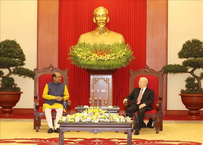 Tổng Bí thư Nguyễn Phú Trọng tiếp Chủ tịch Hạ viện Ấn Độ Om Birla Chú thích ảnh