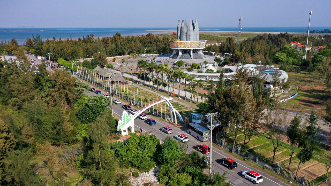 Dấu ấn kỷ lục của mẫu ô tô điện Việt đầu tiên sau một năm mở bán Dấu ấn kỷ lục của mẫu ô tô điện Việt đầu tiên sau một năm mở bán