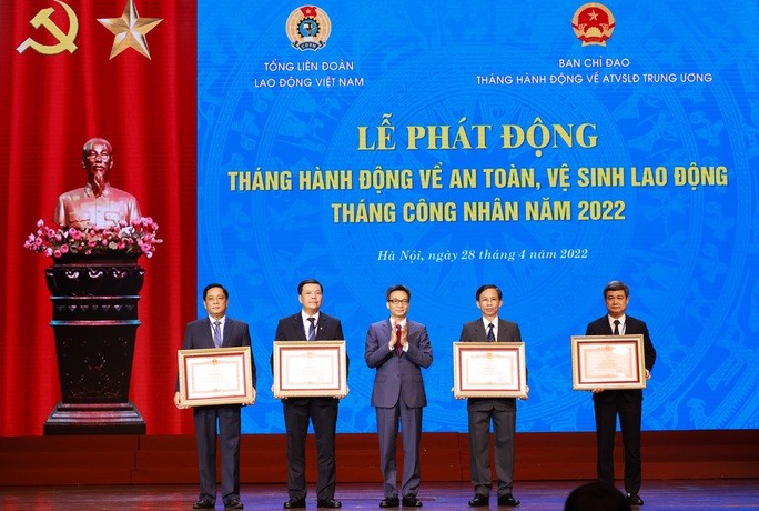 Phát động tháng hành động về an toàn, vệ sinh lao động và Tháng công nhân năm 2022 Phát động tháng hành động về an toàn, vệ sinh lao động và Tháng công nhân năm 2022