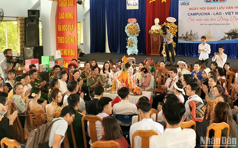 Kon Tum: Tổ chức Ngày hội Tết cổ truyền Campuchia-Lào-Việt Nam Kon Tum: Tổ chức Ngày hội Tết cổ truyền Campuchia-Lào-Việt Nam ảnh 1