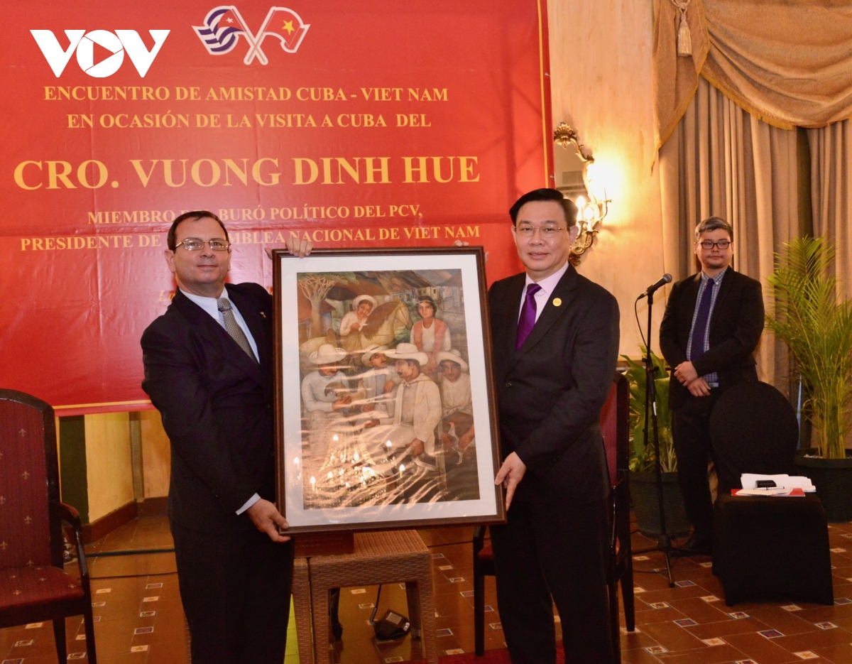 chủ tịch quốc hội vương Đình huệ gặp viện cuba hữu nghị với các dân tộc hình ảnh 3 chu tich quoc hoi vuong Dinh hue gap vien cuba huu nghi voi cac dan toc hinh anh 3