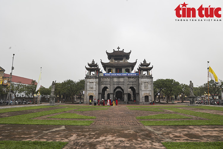 Chiêm ngưỡng quần thể độc đáo của nhà thờ Phát Diệm Chú thích ảnh