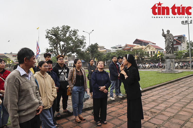 Chiêm ngưỡng quần thể độc đáo của nhà thờ Phát Diệm Chú thích ảnh