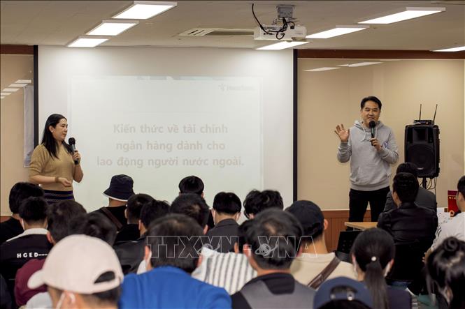 Cập nhật, nâng cao kiến thức pháp luật cho lao động Việt Nam tại Hàn Quốc Chú thích ảnh