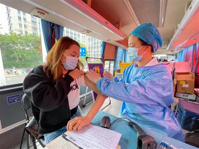 COVID-19 tới 6 giờ sáng 3/5: Pháp dẫn đầu thế giới về ca tử vong; Châu Phi đối mặt nguy cơ Chú thích ảnh