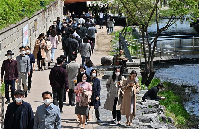COVID-19 tới 6 giờ sáng 3/5: Pháp dẫn đầu thế giới về ca tử vong; Châu Phi đối mặt nguy cơ Chú thích ảnh
