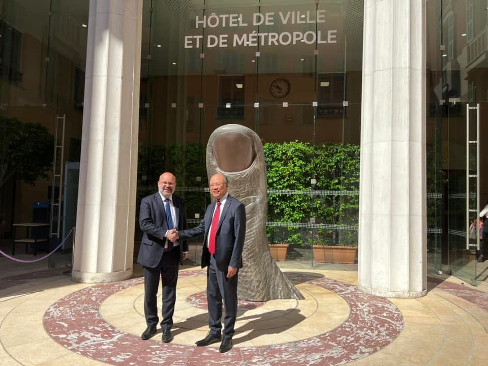 Phó Thị trưởng Nice Philippe Pradal tiếp Đại sứ Đinh Toàn Thắng tại Toà thị chính Nice. Phó Thị trưởng Nice Philippe Pradal tiếp Đại sứ Đinh Toàn Thắng tại Toà thị chính Nice.