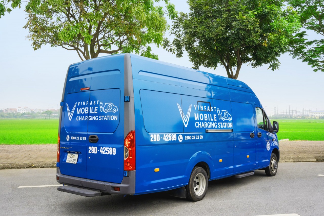 Vinfast triển khai dịch vụ cứu hộ pin ô tô điện 24/7