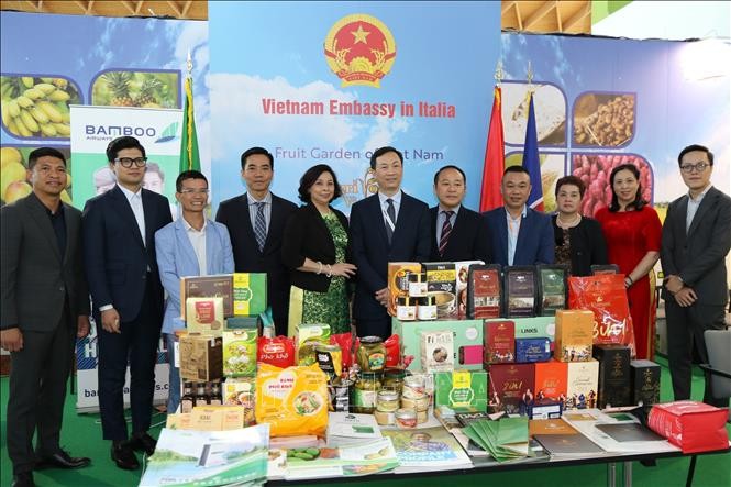 Mực nước trung và hạ lưu sông Mê Công gia tăng, giảm thiểu tình hình xâm nhập mặn Mực nước trung và hạ lưu sông Mê Công gia tăng, giảm thiểu tình hình xâm nhập mặn