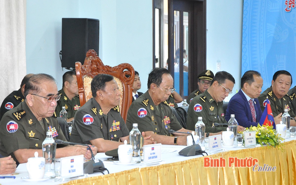 Hội đàm giữa Bộ Quốc phòng Việt Nam và Bộ Quốc phòng Campuchia Hội đàm giữa Bộ Quốc phòng Việt Nam và Bộ Quốc phòng Campuchia