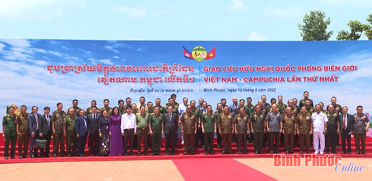 Hội đàm giữa Bộ Quốc phòng Việt Nam và Bộ Quốc phòng Campuchia Hội đàm giữa Bộ Quốc phòng Việt Nam và Bộ Quốc phòng Campuchia