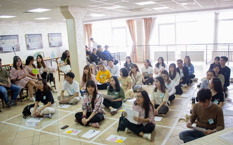 Cuộc thi thu hút đông đảo thí sinh tham gia dù diễn ra vào mùa ôn thi. (Ảnh: HUY HOÀNG) Cuộc thi thu hút đông đảo thí sinh tham gia dù diễn ra vào mùa ôn thi. (Ảnh: HUY HOÀNG)